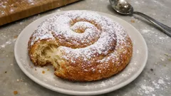 ラードで層がほどける、ふんわりエンサイマーダの作り方(粉糖たっぷり)