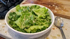 和えるだけでさっぱりコク旨：サニーレタスの酢味噌和え（白味噌だれ）