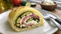 粉なしでもっちり：すりおろしじゃがいもの「ポテトロール」—ズッキーニとハムでごちそう感