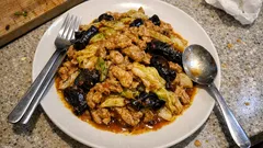 フライパンひとつで完成：生きくらげ×キャベツ×豚肉の中華炒め（オイスターソース味）